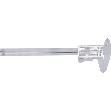 Stahlfarbener Messschieber im Detail. Auf dem Schieber sind Messwerte und Skalen abgebildet.